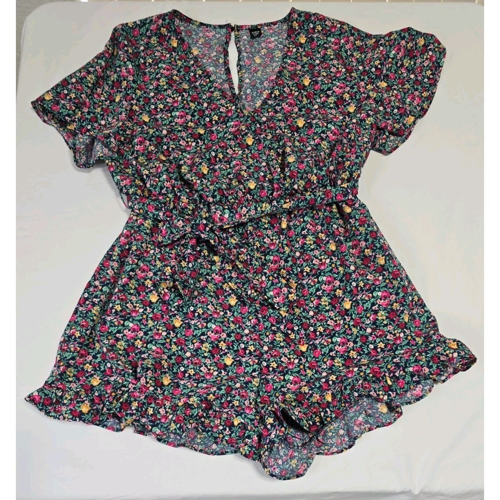 Shein Curve Women's Size 0XL Floral Shorts Romper